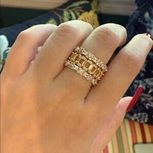 Elegant Gold Women's Ring stack of 3 (NEW)
